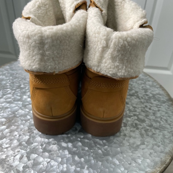Timberland 6.5-Inch Waterproof Faux Fur Lined Boot (Women’s) Rarely used. - Picture 5 of 10